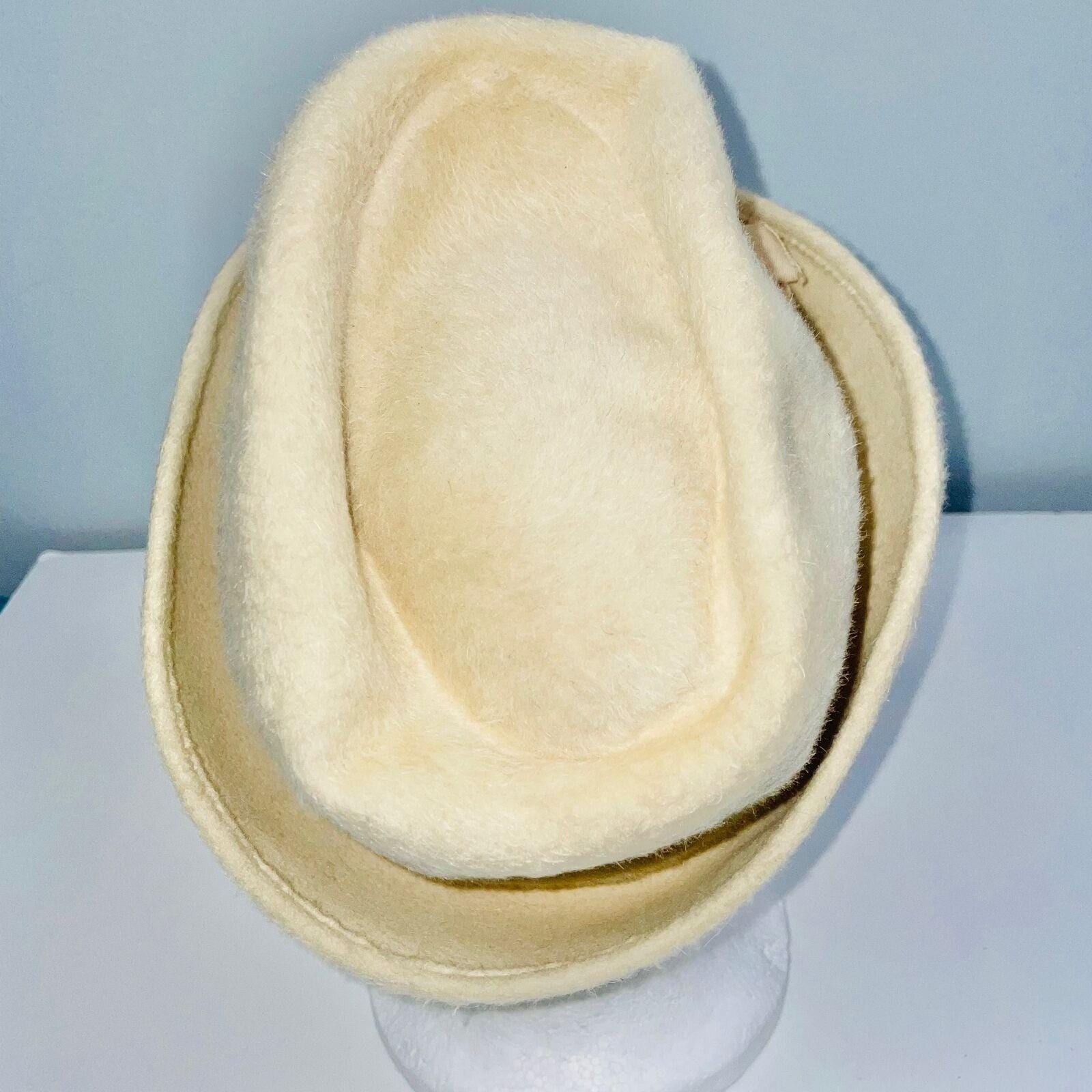 Chapéu Cloche Bege Gwenn Pennington Vintage Dourado para  display picture 1