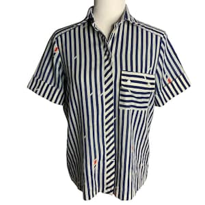 Camisa vintage de manga corta con botones de los años 80, talla S, con cuello a rayas blancas y azules, estilo náutico