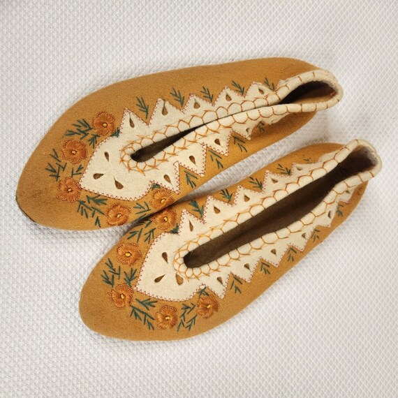 Vintage 60s 70s Wool Slippers Womens 9 Gold Flora… - image 7