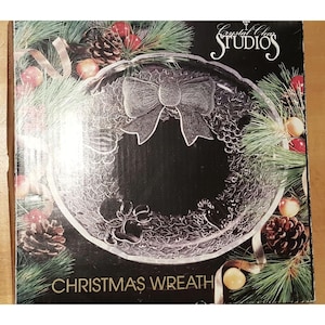 Vintage 90s Crystal Clear Studios Christmas Wreath Platter 12” Round New