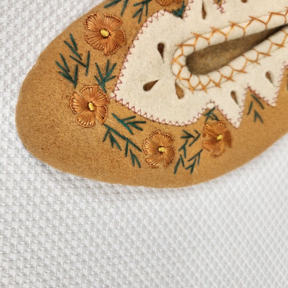 Vintage 60s 70s Wool Slippers Womens 9 Gold Flora… - image 2