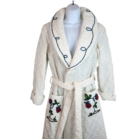 Vintage 40s 50s Quilted Satin Robe Embroidered Ya… - image 1