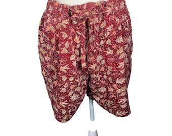 Vintage Liz Sport Women's Shorts Medium Modern Red Floral High Waisted Boho
