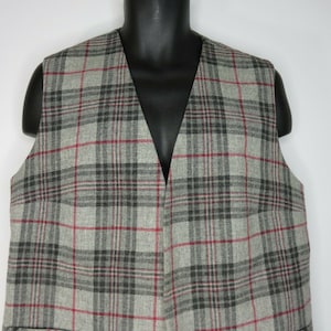 Vintage Mosbrook Gray Red Wool Plaid Vest Size 18 Women's Made in G Britain