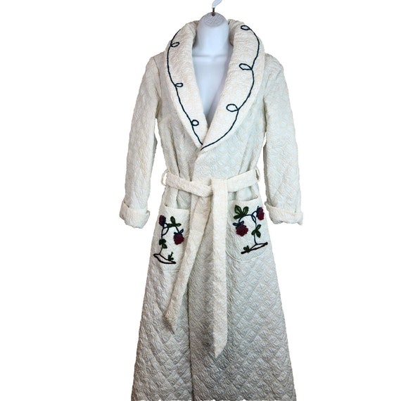 Vintage 40s 50s Quilted Satin Robe Embroidered Ya… - image 2