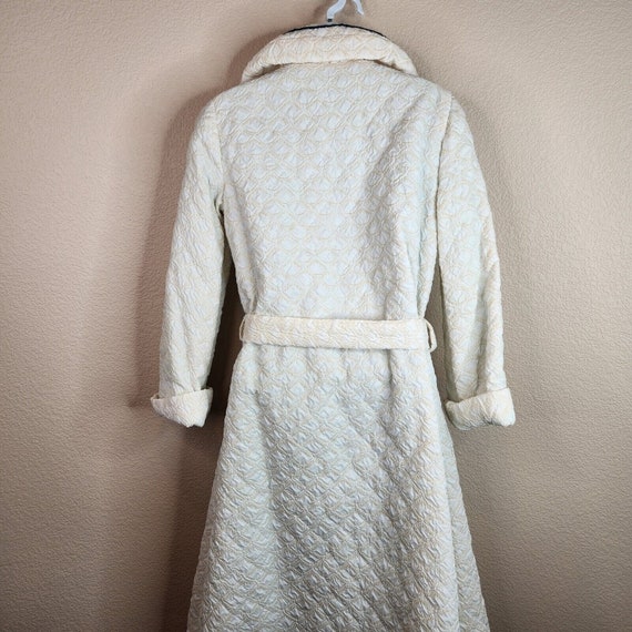 Vintage 40s 50s Quilted Satin Robe Embroidered Ya… - image 8