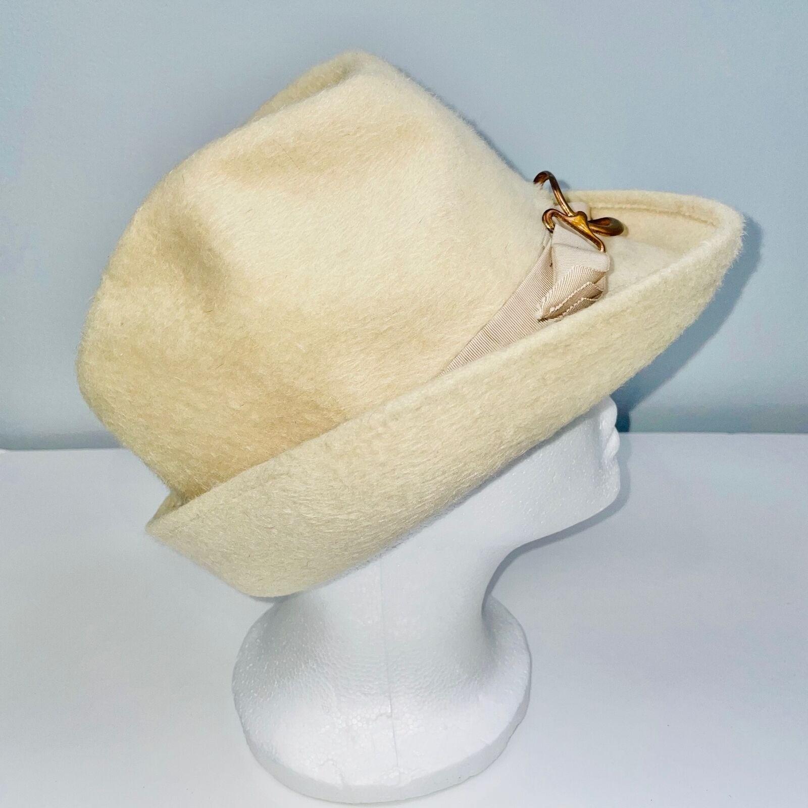 Chapéu Cloche Bege Gwenn Pennington Vintage Dourado para  display picture 2