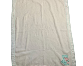 Vintage Knit Baby Crib Blanket Throw 35 x 44 White Embroidered Applique Bears