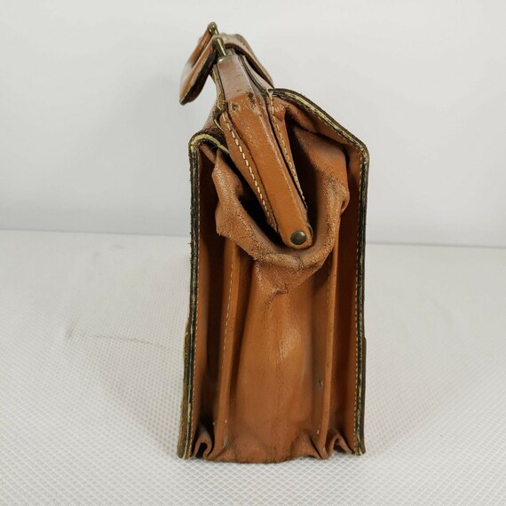 Vtg 60s Distressed Saddle Leather Boho Messenger … - image 5