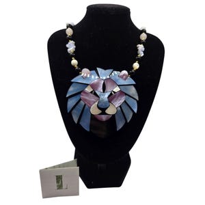 Vintage Lee Sands MOP Mother of Pearl Lion Statement Necklace