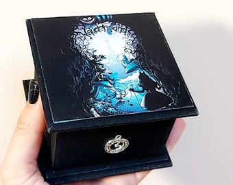 Alice in Wonderland, Alice jewelry box, Wonderland box, Alice fairytale box, Alice in the keyhole, Alice clock key,  Wedding gift box, Alice