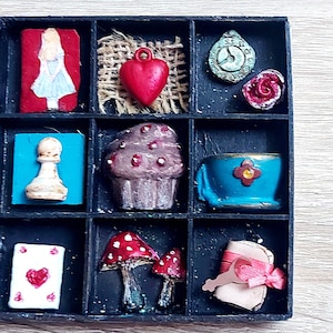 Alice shadow box, Alice Dollhouse, Alice&#39;s miniature, Alice Miniature art, Alice in Wonderland, Alice table decor,  Mini shadow box,