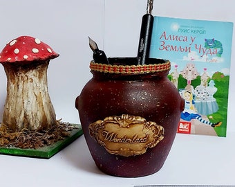 Alice pen holder, Alice desk decor, Alice in Wonderland, Alice office decor, Fountain pen holder, Alice Brush holder, Gothic Alice decor