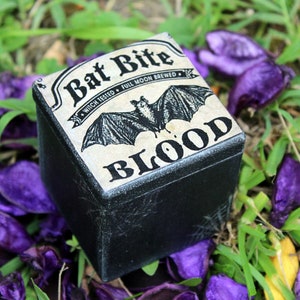 Bat ring box, Gothic ring box, Bat bite decor, Gothic decor, Gothic wedding box, Vampire decor box, Witch wedding box, Black trinket box,