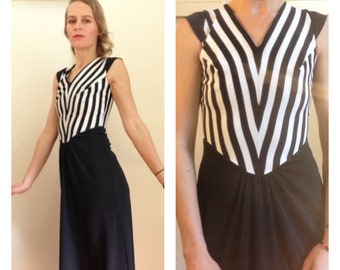 Vintage 70er Jahre Pin Up Goth Kleid / / Feminine / / Midi Kleid / / Gothic / / schwarz und weiß Streifen / / Größe klein / / Diva Abendkleid / / 60er Jahre Stil