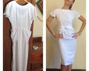 Vintage 80er Jahre Feminines Peplum Tea Kleid / Mantel Kleid / Perlmutt Weiß / Zip Kleid mit Gürteln