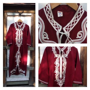 SALE Vintage 1970s Heavily Embroidered Kaftan Dress Boho Hippy Bohemian Caftan Gypsy Ethnic Middle Eastern Traditional Dress Unique Oversize Bild 4