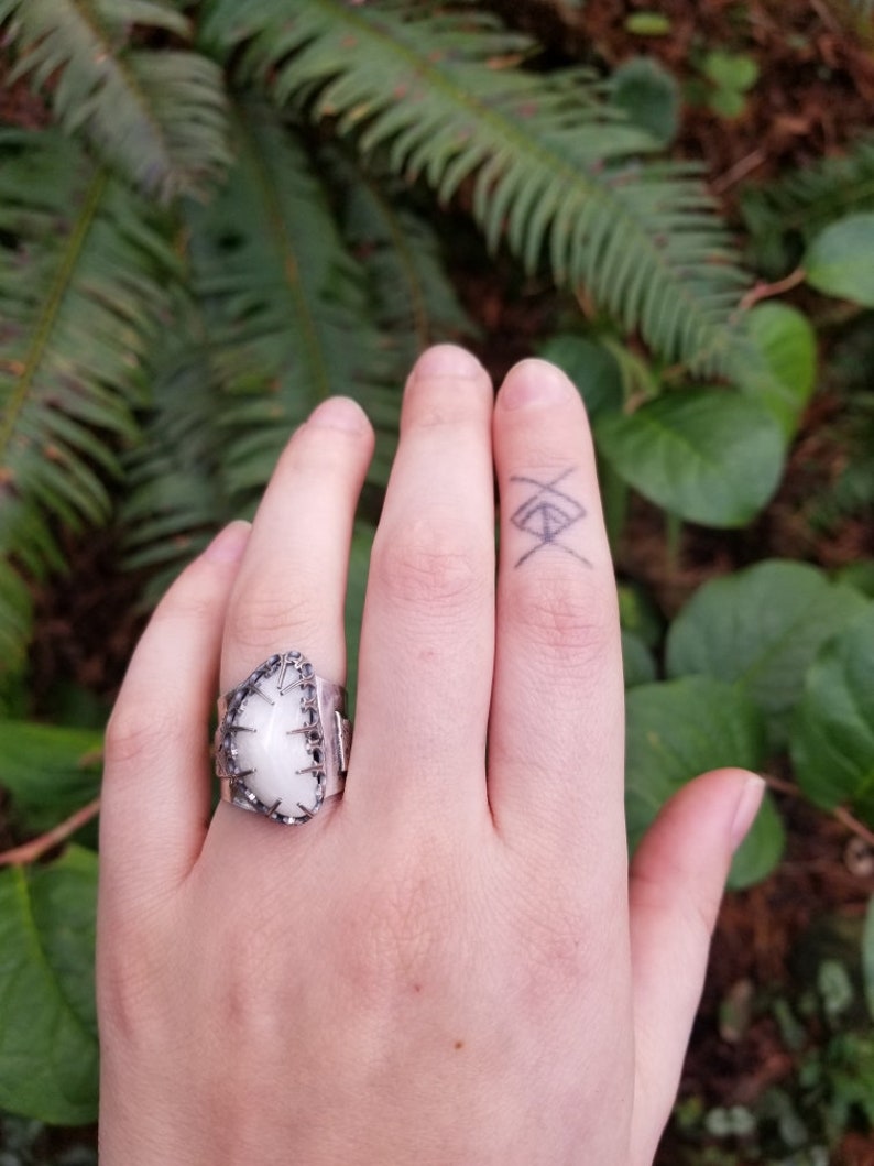 Zeolite Moonlit Mountain size 8