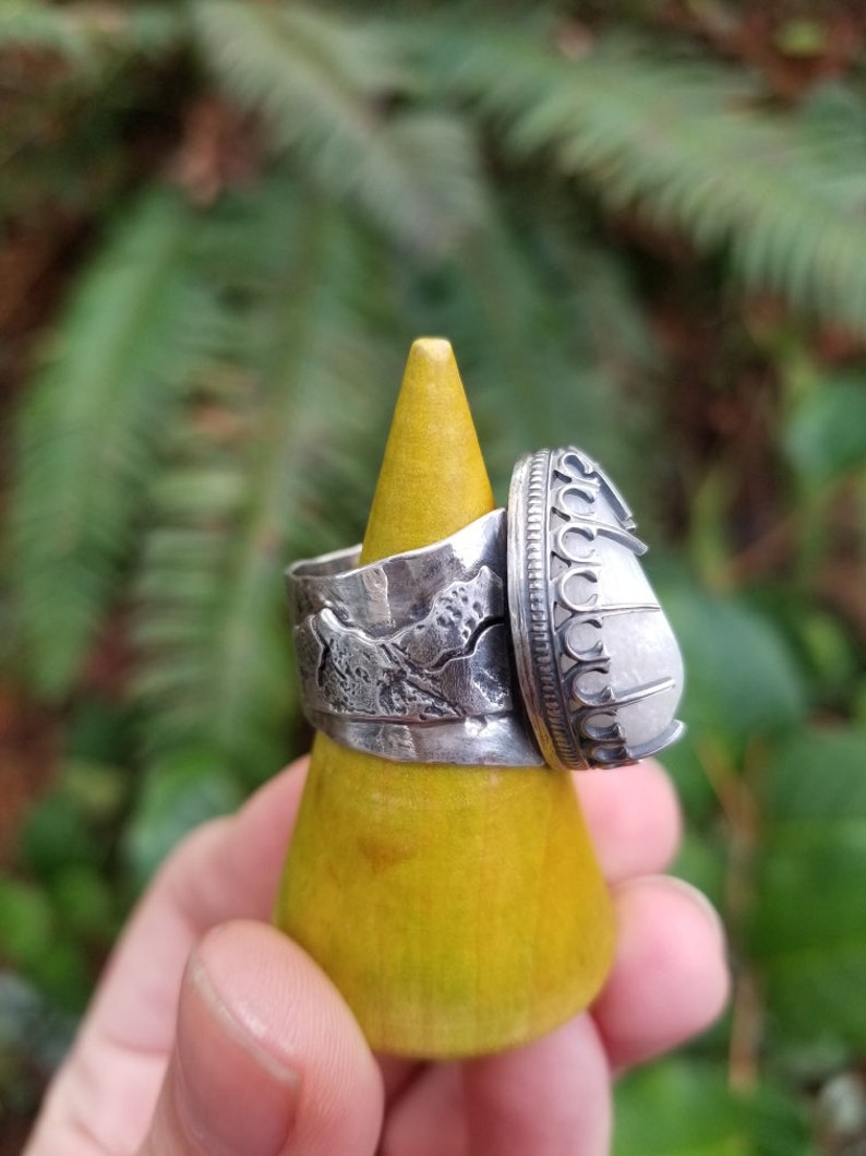 Zeolite Moonlit Mountain size 8
