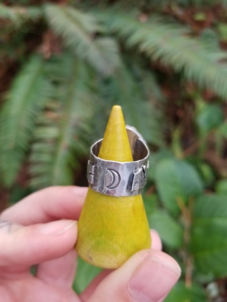 Zeolite Moonlit Mountain size 8