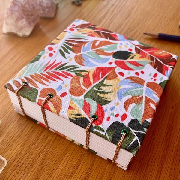 Diario extra grueso hecho a mano de 4,5 x 4,5 pulgadas, cuaderno de bocetos encuadernado a mano, 240 páginas, diario de arte creativo, cuaderno de bocetos de bolsillo grueso, diario de recuerdos diarios.