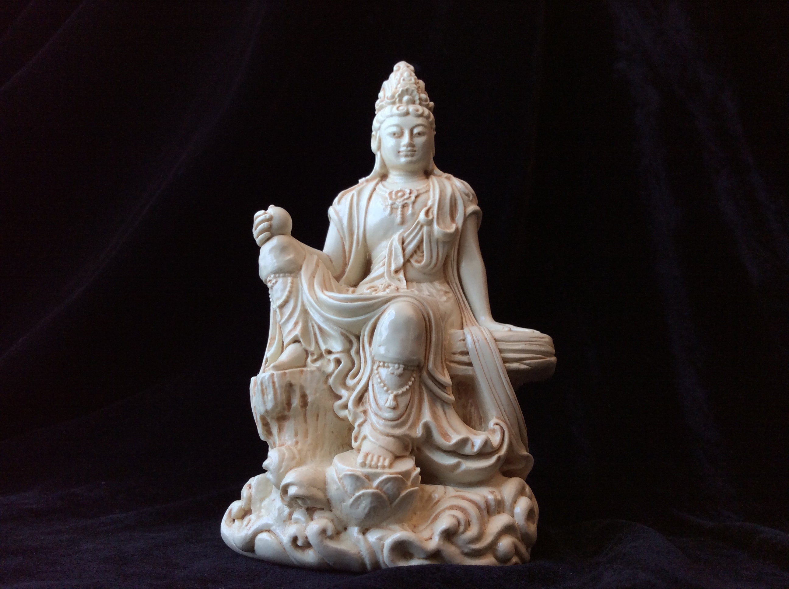 by Private Label Royal Ease Kuan-yin Water Moon Guanyin Statue Bronze Ships Immediatly Sale 