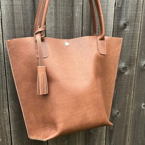 Chocolate Brown Leather Tote/ Brown Leather Handbag/ Everyday Market Bag/ Women&#39;s Shoulder Tote/ Distressed Brown Tote