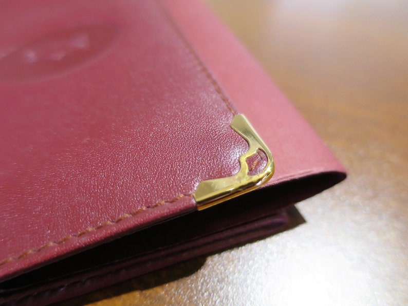 CARTIER PASS/ID Holder, Burgundy Cowhide w Golden Appointments, Includes Cartier Box & Certificate, Cartier Wallet, Cartier Leather Goods afbeelding 3