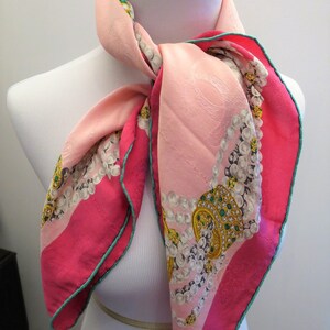 CARTIER SCARF, "Panthere Royale" Motif, 100% Silk, Made in Italy, Includes Tag, Box & Booklet, Foulard Soie, Vintage Scarf, Luxury Scarves imagen 9