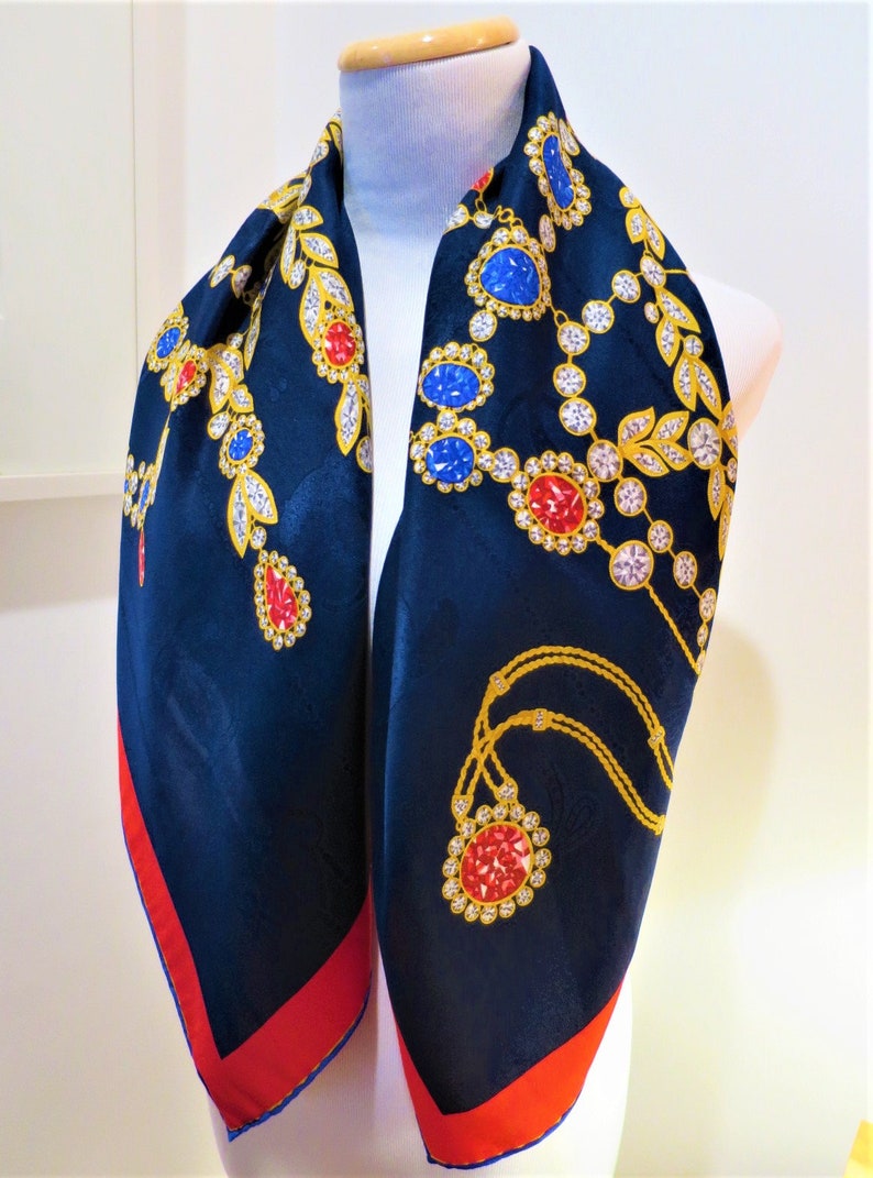 CARTIER SCARF, "Patiala" Edition, 100% Silk w Cartier Tag & Box, Made in France, Cartier Foulard Soie, Vintage Scarf 画像 3