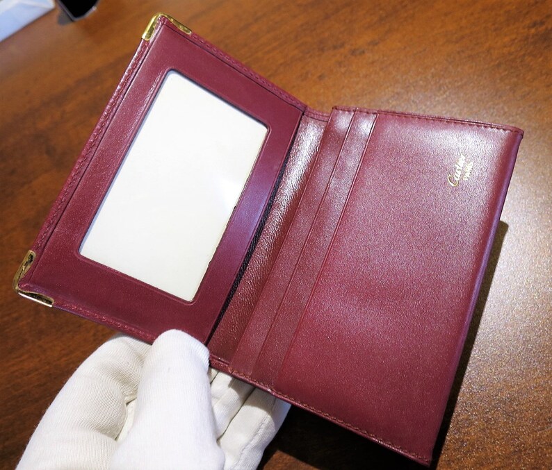 CARTIER PASS/ID Holder, Burgundy Cowhide w Golden Appointments, Includes Cartier Box & Certificate, Cartier Wallet, Cartier Leather Goods afbeelding 2