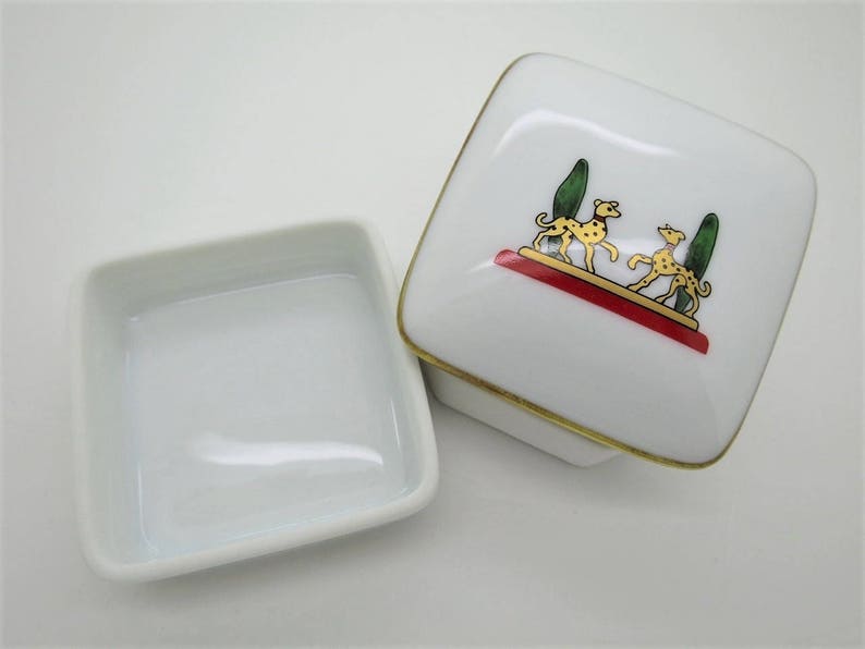 CARTIER PORCELAIN BOX, "Maison de Louis Cartier" Motif w 24kt Trim, Ring Dish for Vanity or Bedside, Cartier Box, Limoges, Cartier Jewelry image 6