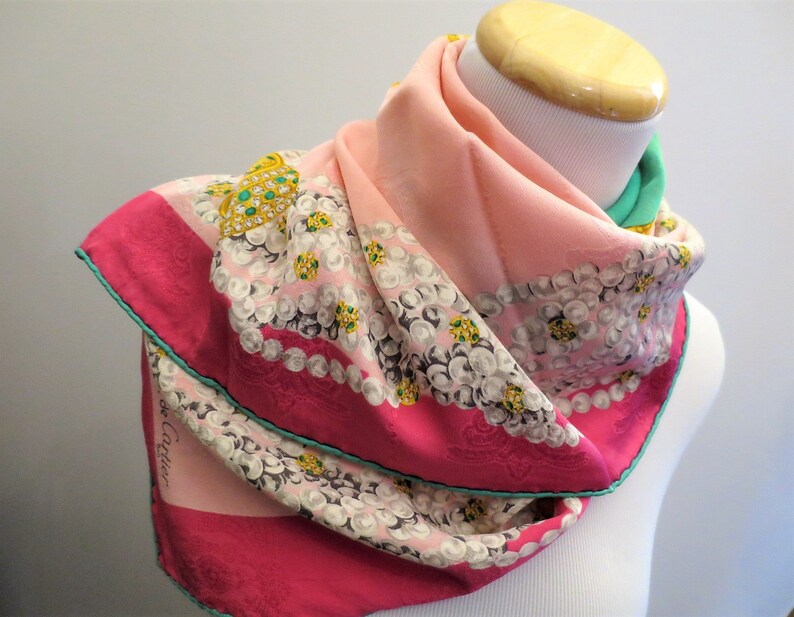 CARTIER SCARF, "Panthere Royale" Motif, 100% Silk, Made in Italy, Includes Tag, Box & Booklet, Foulard Soie, Vintage Scarf, Luxury Scarves imagen 3