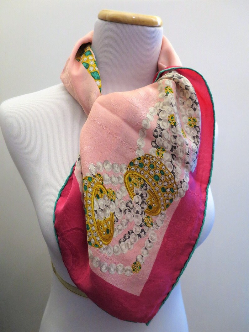 CARTIER SCARF, "Panthere Royale" Motif, 100% Silk, Made in Italy, Includes Tag, Box & Booklet, Foulard Soie, Vintage Scarf, Luxury Scarves imagen 8