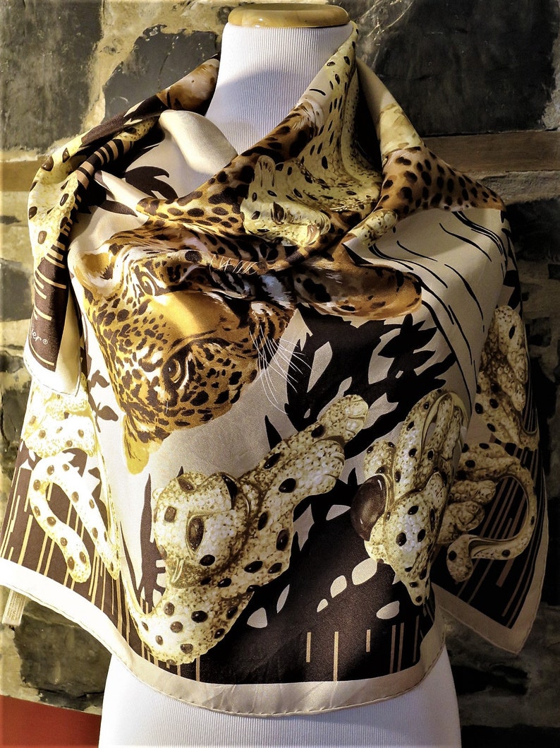 CARTIER SCARF, "Léopard Majestueux" Decor, 100% Silk with Cartier Tag & Certificate, Cartier Foulard Soie, Vintage Scarf, Tapestry image 6