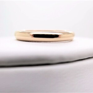 CARTIER WEDDING RING Size 5 in Rose (Pink) Gold 18kt and 2.5mm Wide includes Cartier Certificate of Authenticity