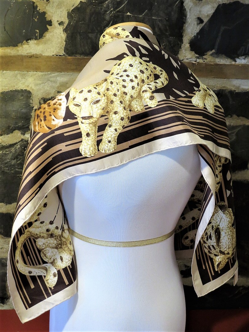 CARTIER SCARF, "Léopard Majestueux" Decor, 100% Silk with Cartier Tag & Certificate, Cartier Foulard Soie, Vintage Scarf, Tapestry image 7