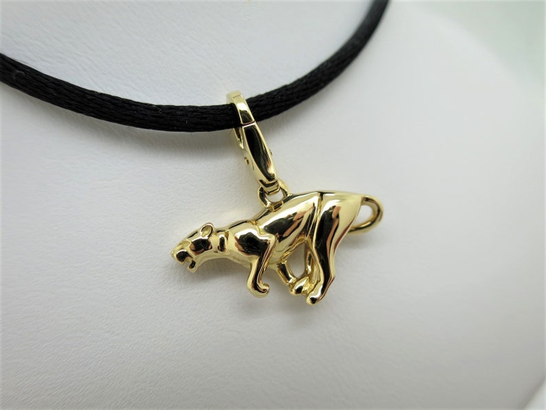CARTIER PANTHER NECKLACE Beautiful 18kt Yellow Gold Pendant with Cartier Silk Cord and Certificate of Authenticity + Red Box