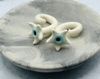 2 Gauge Earring White Flower Ceramic