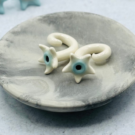 2 Gauge Earring White Flower Ceramic