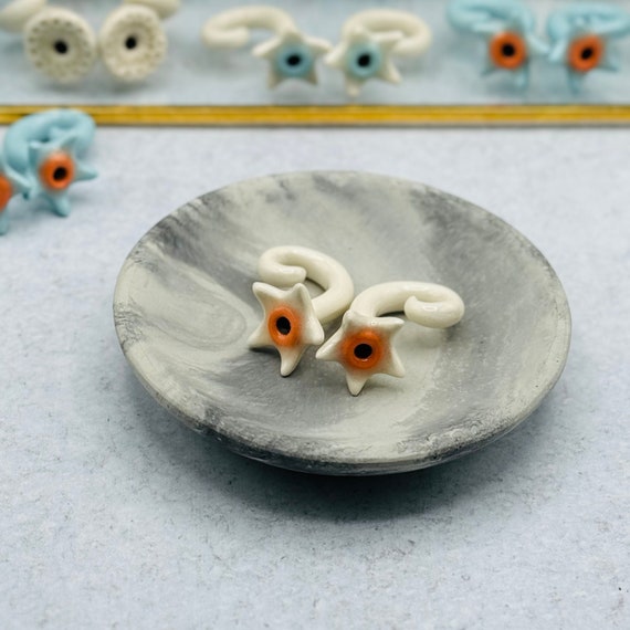 2 Gauge Earring White Flower Ceramic