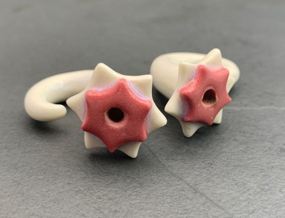 00 gauge Ceramic Earrings. 10 mm white, porcelain earrings with red accent.