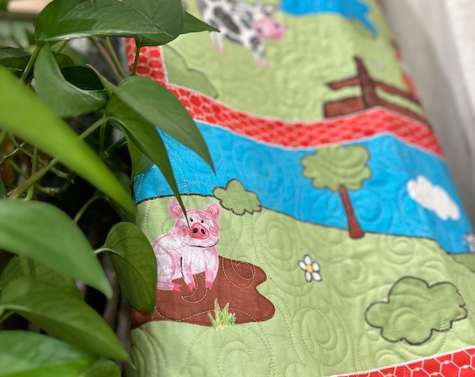 Farm Animal Quilted Baby Blanket: Decorative Stitched Cotton