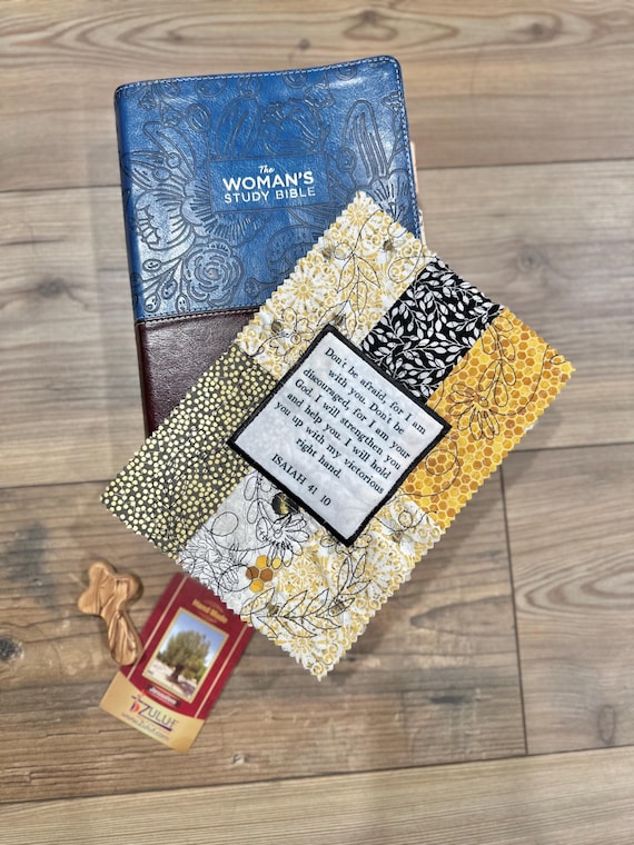 handheld prayer quilt, bible verse, praying cross, prayer gift