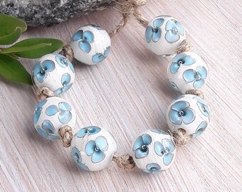 Made to Order 8pcs 13 mm Ivory lampwork beads with blue flowers, Handmade glass beads set, Summer round beads, Floral sphere craft bracelet