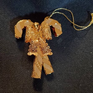 2002 Danbury Mint Gold Festive Candy Canes Christmas Ornament