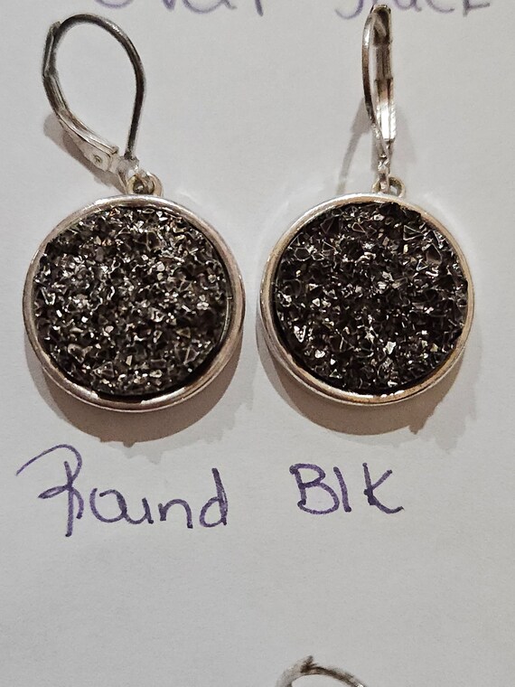 Dangle/Drop stone looking earrings - image 2