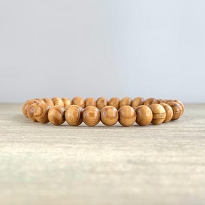 Natural Striped Wood Beaded Bracelet - 8mm Lightweight Design