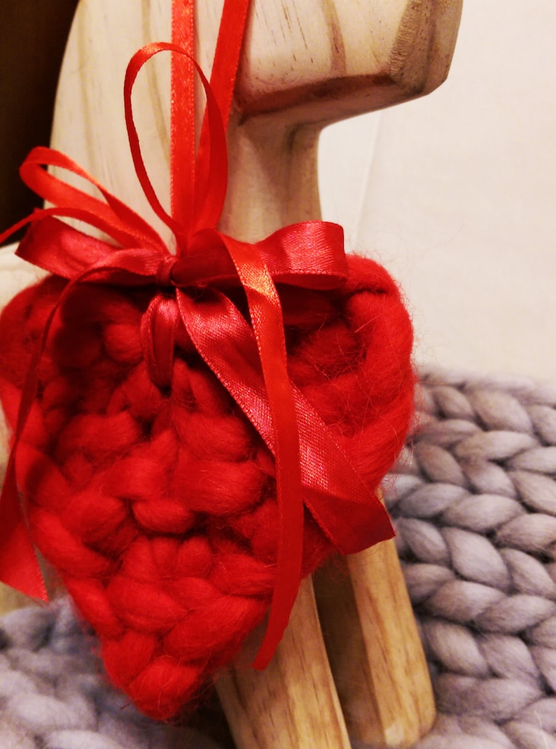 Chunky knit Heart. Extreme knitting woolen heart original Etsy