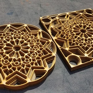 6-laags lasergesneden mandala-ontwerpen, 2 ontwerpen: rond of vierkant. Perfect voor Glowforge of andere lasersnijder. SVG-bestanden klaar om te knippen.